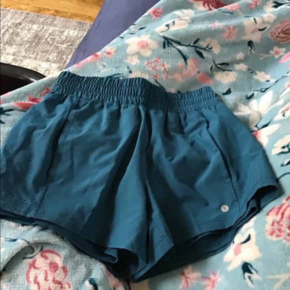 Worn once - Picture 2 of 3